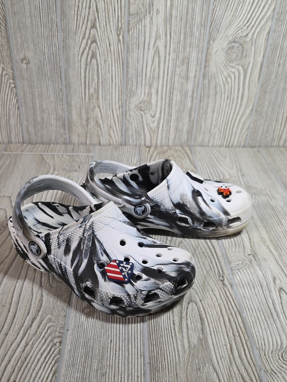 CROCS Classic Clogs Black and White Marbled Swirl Juniors Size 2